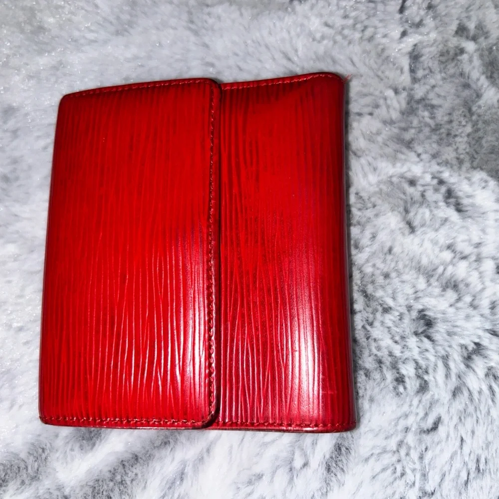 Red Luis Vuitton Epi 100% Authentic wood grain leather made in France UNI-SEX❤️ - Picture 2 of 15